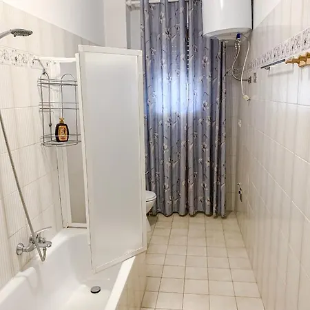 House דירה